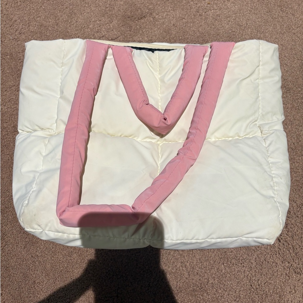 White and Pink puffer Tote with Cushioned Handles from Amazon - Picture 6 of 7